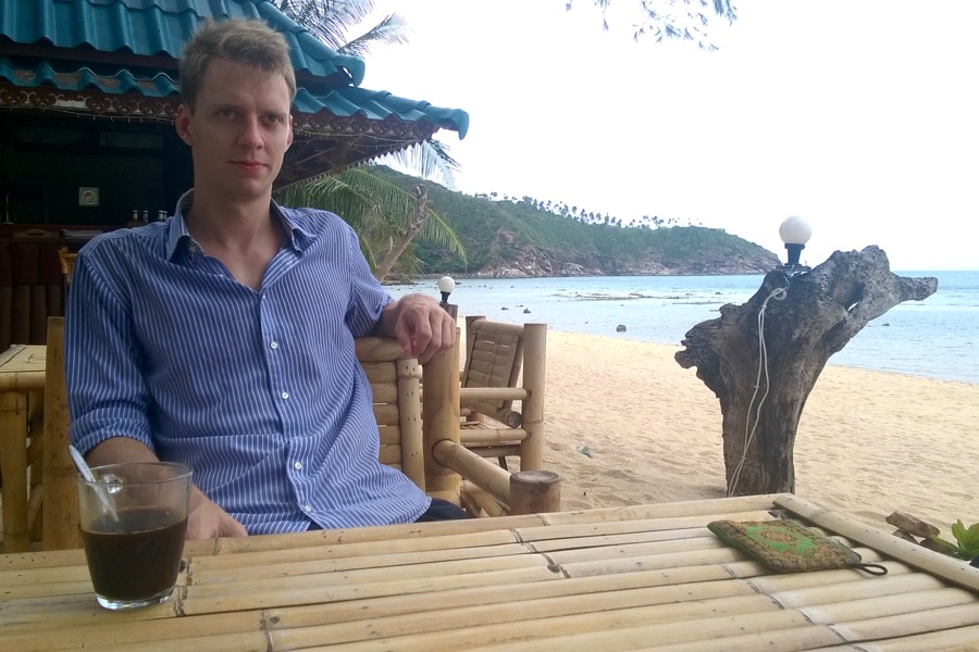 Samu having coffee on the seaside